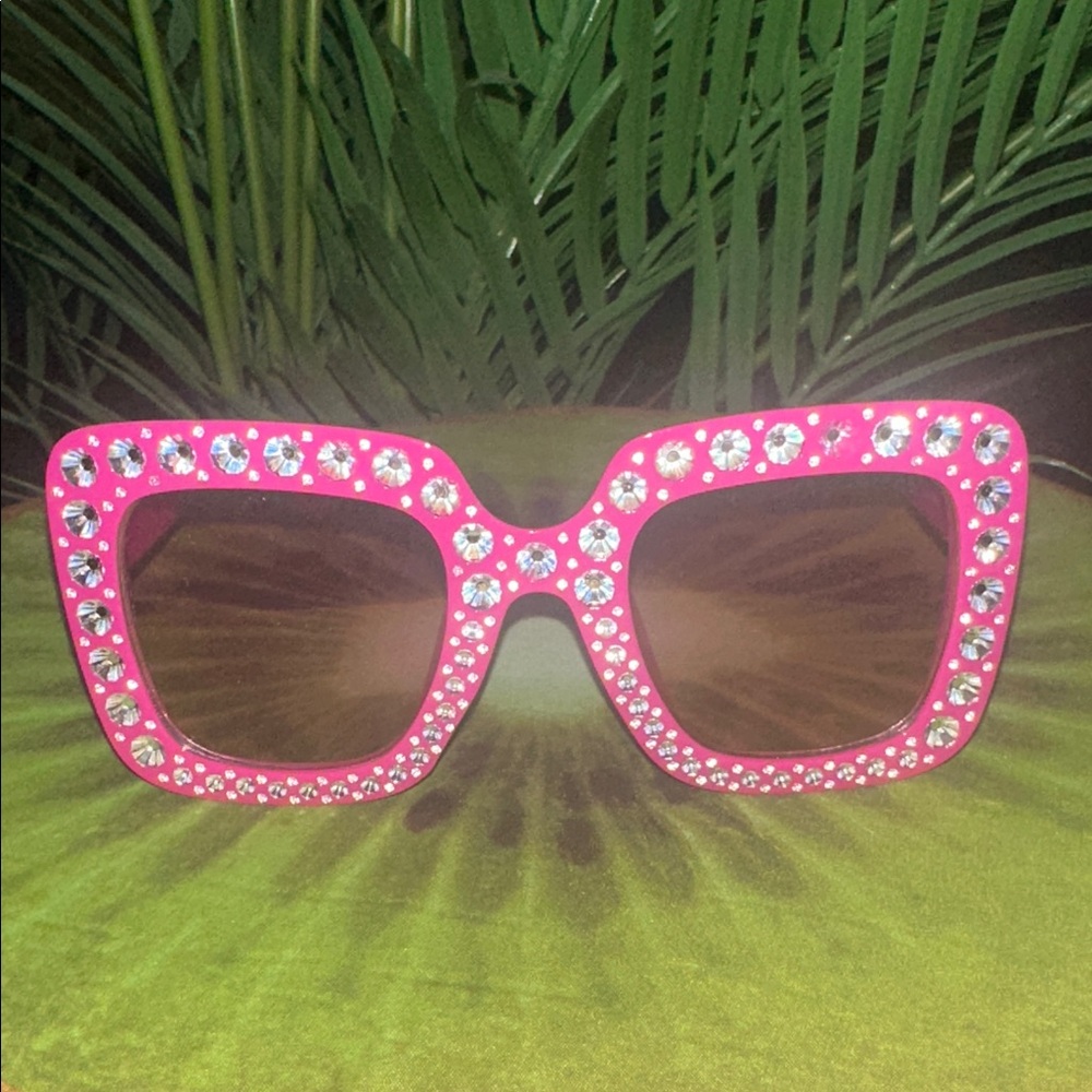 Stylish Pink Rhinestone-like Sunglasses